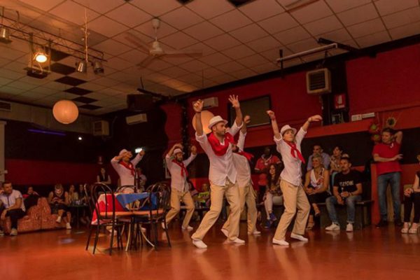 Gestualità e portamento nella salsa cubana
