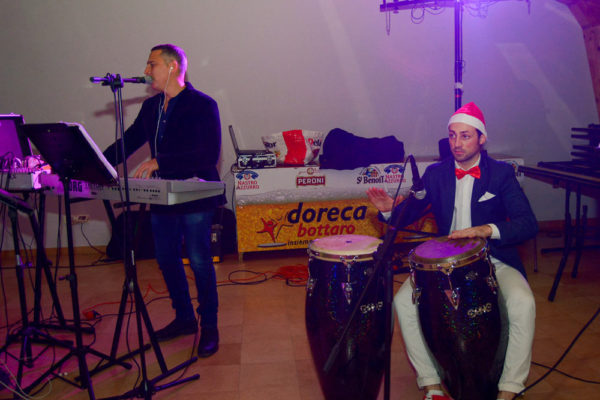 Musica live di Mario Crespo alla festa di Natale